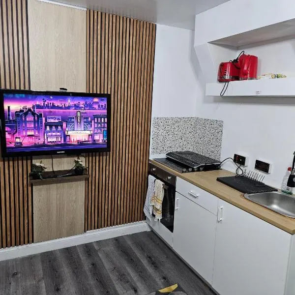 Femros Apartments, 15mins to city center.，位于斯梅西克的酒店