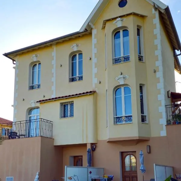 Très grand studio meublé - Juan les Pins - Logt4，位于昂蒂布的酒店