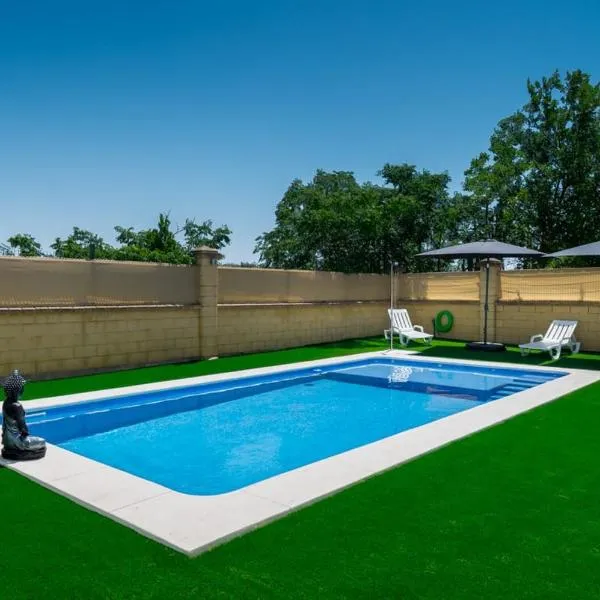 Resort Circuito Sevilla，位于卡莫纳的酒店