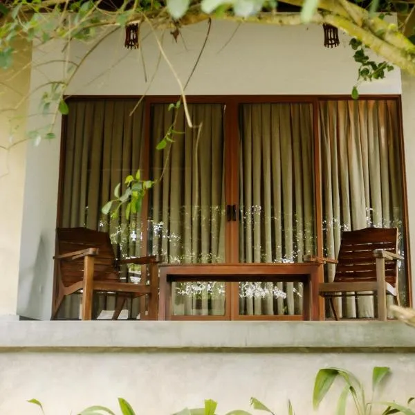 NatureSurf Villas - Private Garden Retreat at Hiriketiya Beach Yoga, Surf & Relaxation，位于迪克韦勒的酒店