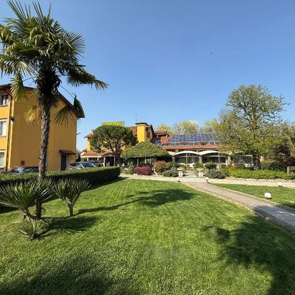 贝加米娜酒店及餐厅，位于阿尔科雷的酒店