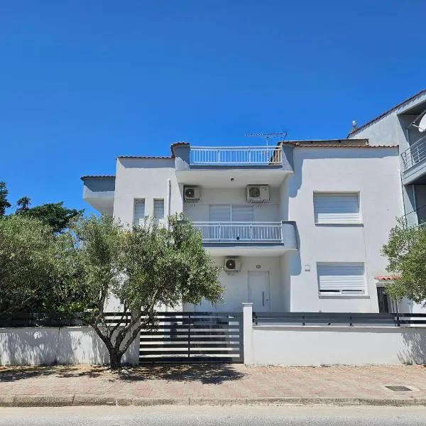 Nias Apartments 102，位于克拉默特的酒店