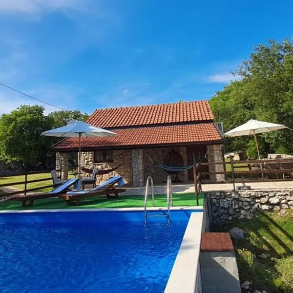 Agroturizam Villa Antonija，位于内乌姆的酒店