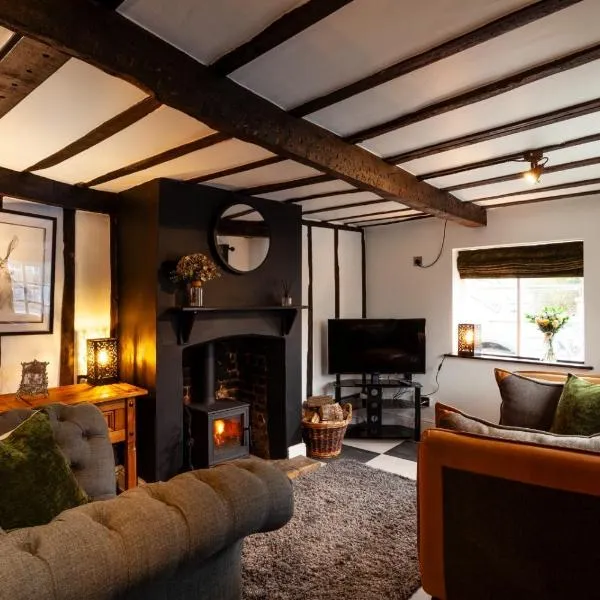 2 Bedroom Cottage in Debenham - The Old Toll House，位于Debenham的酒店