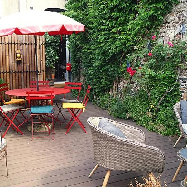 Charme de l ancien et confort moderne，位于Oudon的酒店
