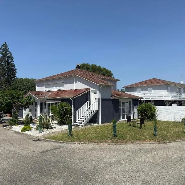 北阿维尼翁彭特法斯特酒店，位于莱蓬特的酒店