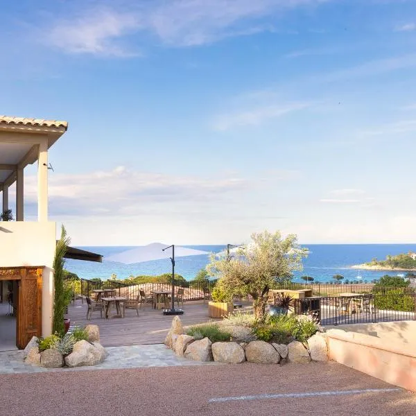 Hôtel A Cala - Suites piscines privées et vue mer - Adults only，位于法沃内的酒店