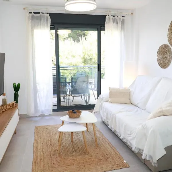 Apartalux Oasis de Garrucha，位于加鲁查的酒店