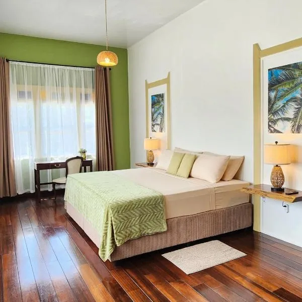 Queen Maxima by Prins Hendrik Suites，位于帕拉马里博的酒店