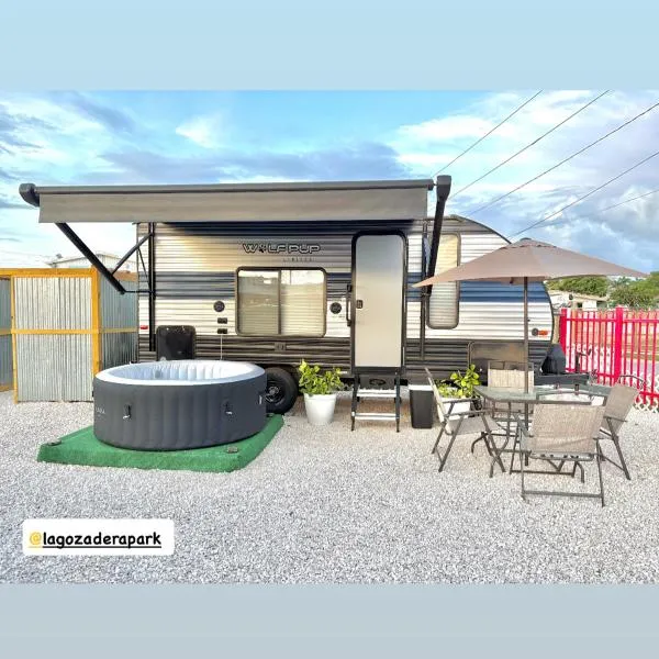 La Gozadera Park RV Royal，位于萨利纳斯的酒店