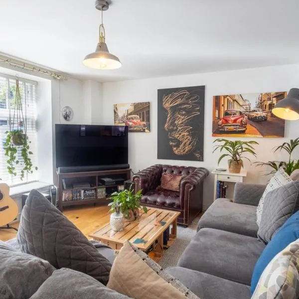 Modern Apartment, Frome, WiFi, Double Bed, Smart TV，位于弗罗姆的酒店