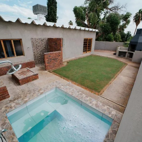 The Olive Branch Guesthouse and Animal Sanctuary，位于乌平通的酒店
