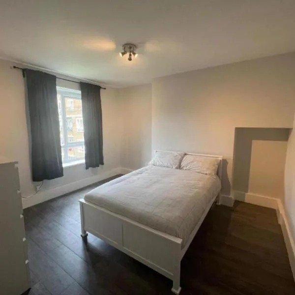 Room 4 minutes from Luton Airport，位于Luton的酒店