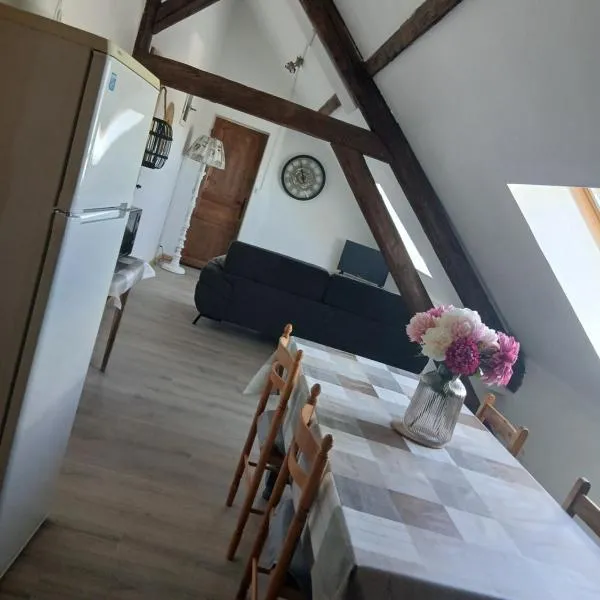 La cabane de Lancelot Loubliette，位于Laperrière-sur-Saône的酒店