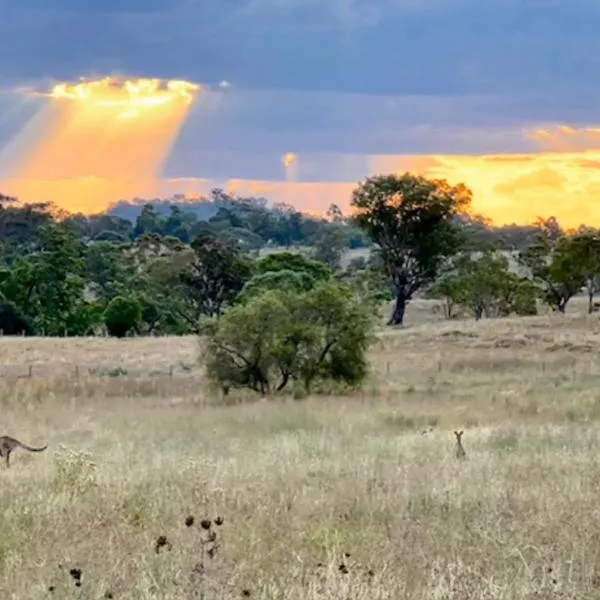 Toowoomba Valley Views by Tiny Away，位于Gowrie Little Plain的酒店