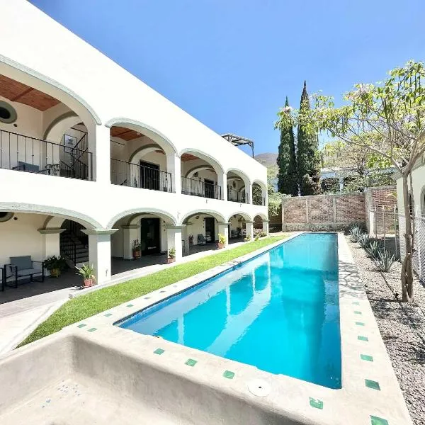 Studio with Salt Water Pool，位于阿吉吉克的酒店