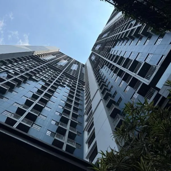 Apartment Thematic Lumens at Evenciio Depok，位于Bodjong Empat的酒店