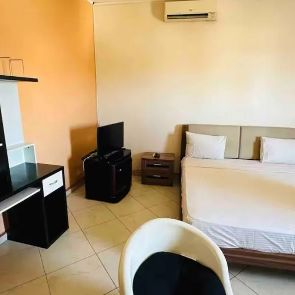 Chambre à louer，位于莫罗尼的酒店