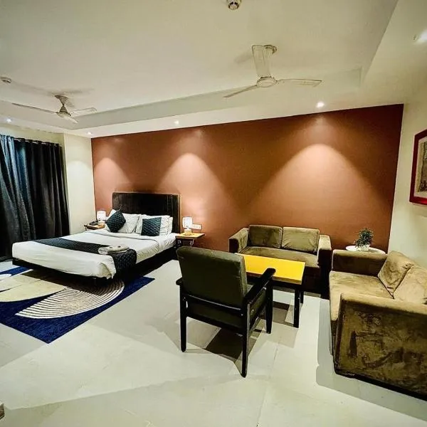 Hotel Grand Arcasia，位于加济阿巴德的酒店