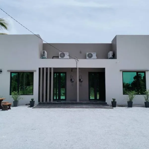 NitaDinn Guest House，位于Kampong Ru Sepuloh的酒店