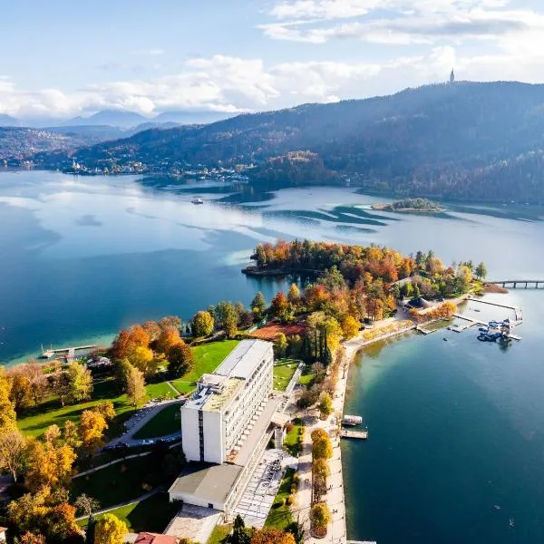 Parkhotel Pörtschach - Das Hotelresort mit Insellage am Wörthersee，位于沃尔特湖畔佩莎赫的酒店