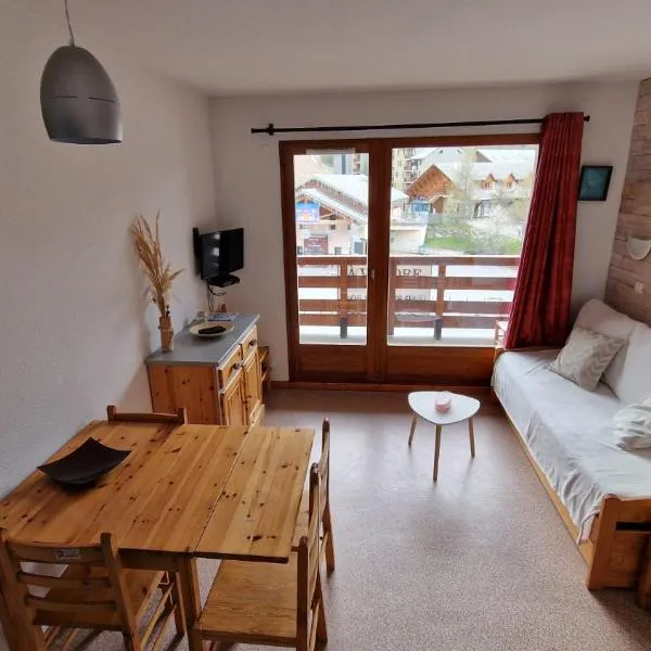 Chez Lauriane et Yannick appartement 6 pers la Joue du Loup centre，位于德沃吕伊的酒店