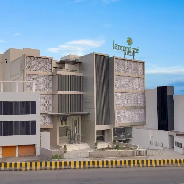 Lemon Tree Hotel, Jamnagar，位于贾姆讷格尔的酒店