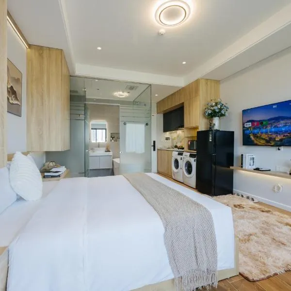 Madison Urban Stay - Free Massage and Laundry，位于河内的酒店