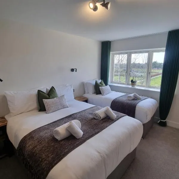Hidden Acres- Deluxe Double & Single bedded room，位于马拉海德的酒店