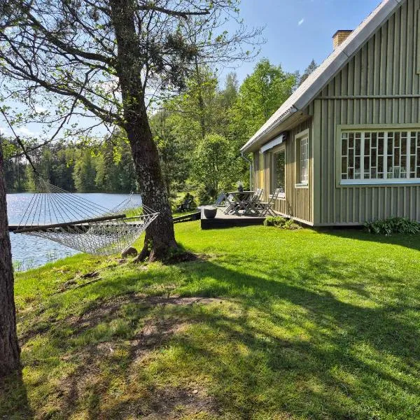 Kõverajärve saunamaja，位于Nedsaja的酒店
