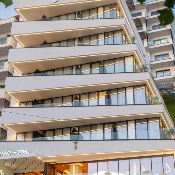 Jako Premium Hotel，位于萨兰达的酒店