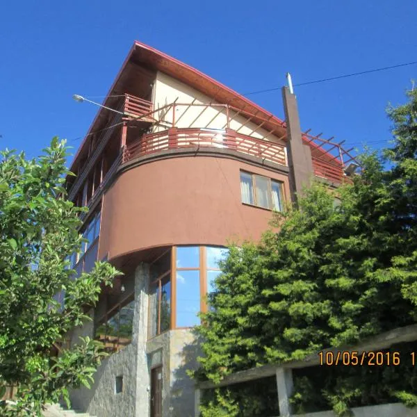Casa Moroeni，位于Costeşti的酒店