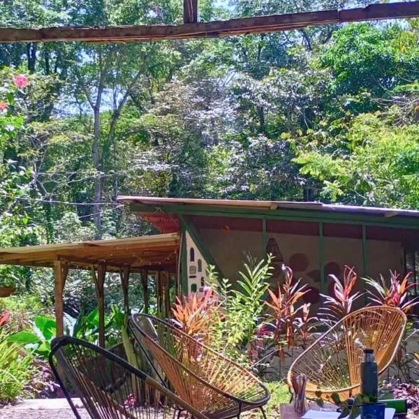 Smile Jungle Hostel，位于别霍港的酒店
