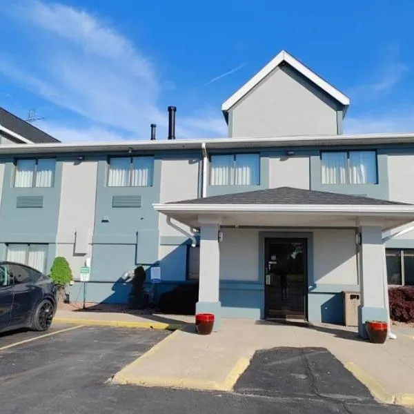Quality Inn & Suites Benton Harbor - St Joseph，位于本顿港的酒店