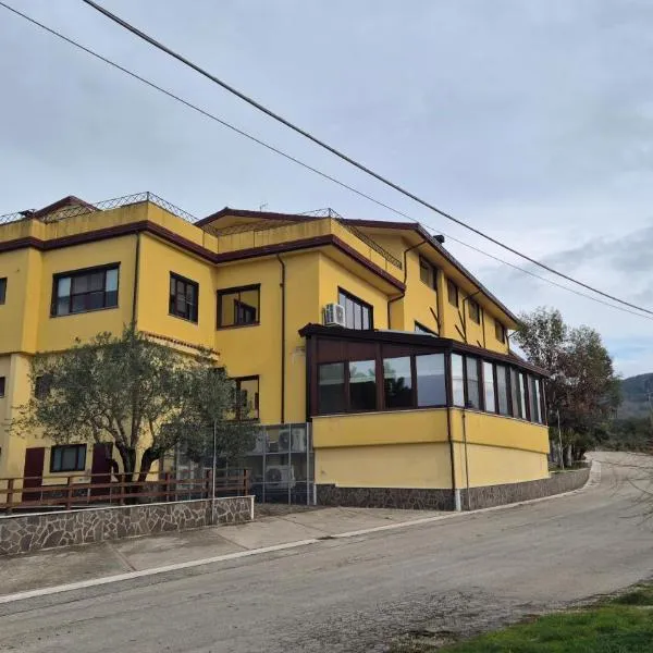 Hotel La Vecchia Quercia，位于Cerreto Sannita的酒店
