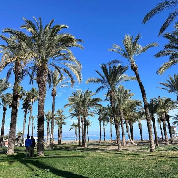 Sunny apartment Carihuela，位于多列毛利诺斯的酒店