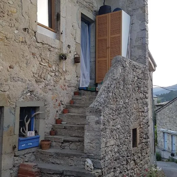 Charmante Maison de village St Julien en Quint，位于Saint-Julien-en-Quint的酒店