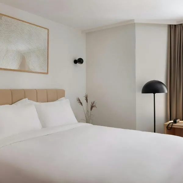 Yvette Hotel Porte de Versailles, Sonder by Marriott Bonvoy，位于旺夫的酒店