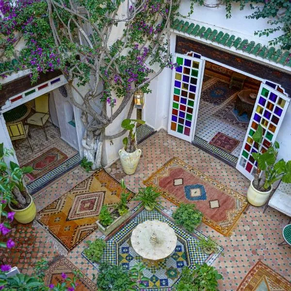 dar elkdima，位于艾西拉的酒店