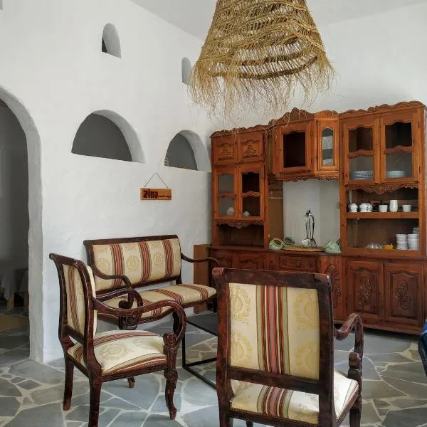 Zina Resort Guesthouse & Camping，位于Zurayq Barrānīyah的酒店