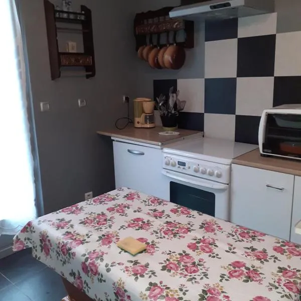 A la maison，位于拉查塞索马恩的酒店