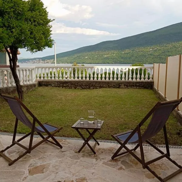 Dream House on seashore Djenovici，位于代诺维奇的酒店