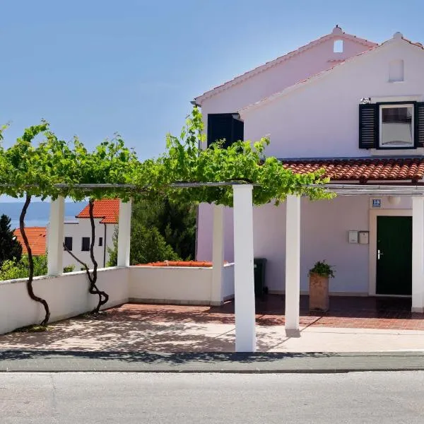 梅尔公寓，位于波尔的酒店