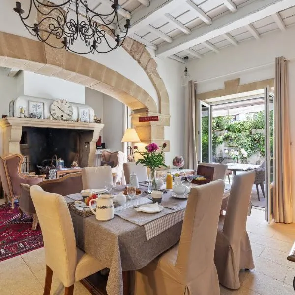 L'ORANGERIE Chambres d'hotes de charme，位于Valros的酒店