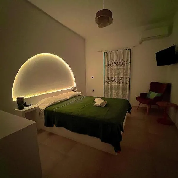 Nikosgardenplacebythesea，位于阿莫尔戈斯的酒店