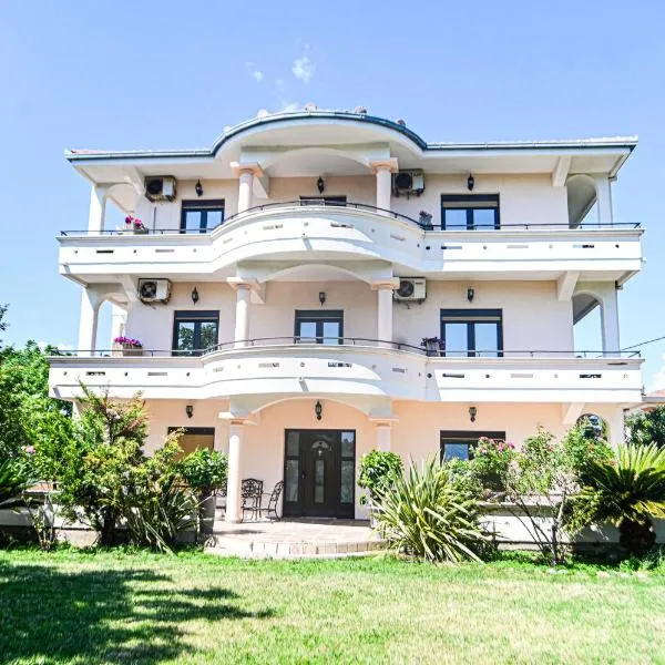 Antonios Apartments，位于乌尔齐尼的酒店