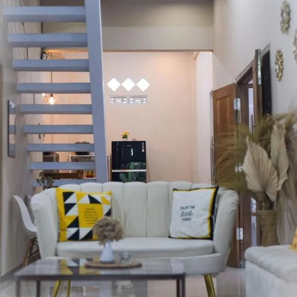 Tafufu Villa Tumpak Sewu，位于Sumberbopong的酒店