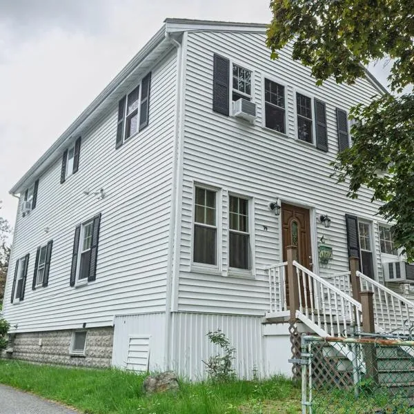 Extremely Spacious Home 10 Mins to The Encore，位于梅德福的酒店