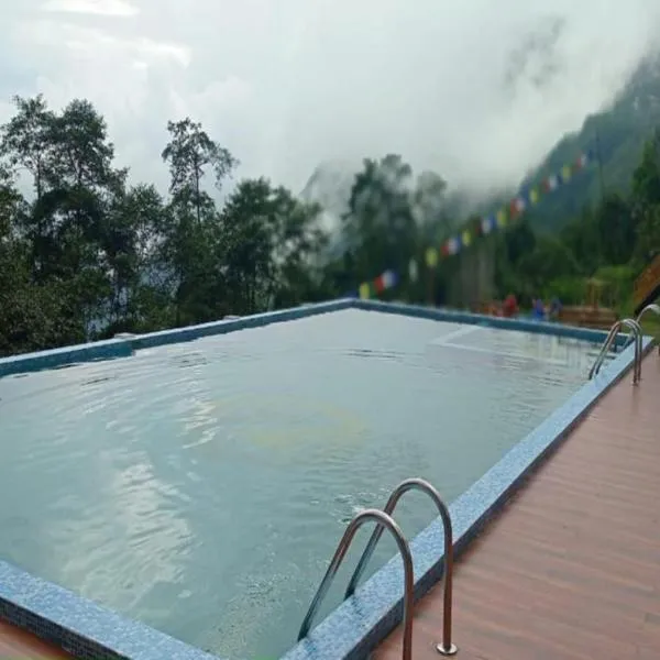 Staynest Z Resort Gangtok - swimming pool #gym #BAR #garden #parking，位于甘托克的酒店