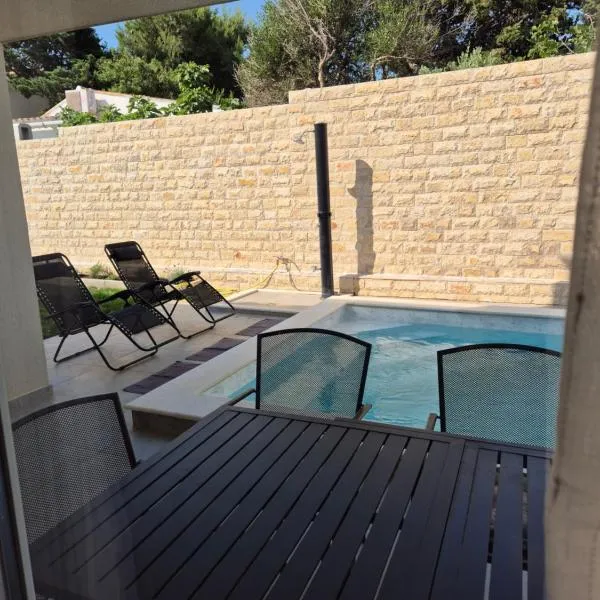 Mario，位于Gajac的酒店